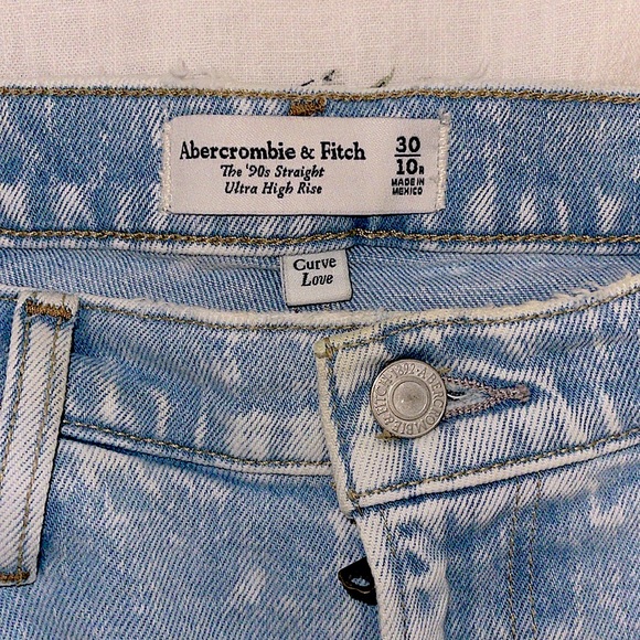 Abercrombie & Fitch • Curve Love 90s Straight Ultra High Rise Jeans Light Marble - Picture 11 of 13
